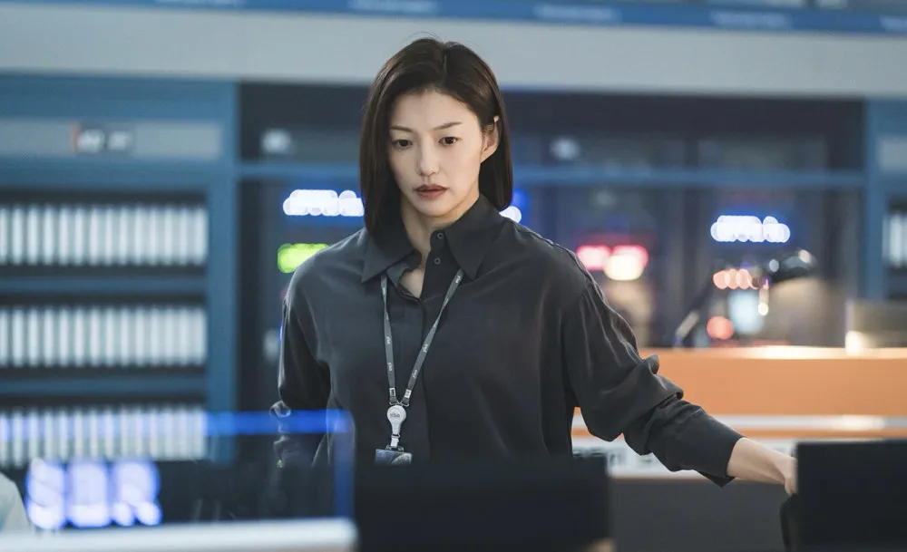 నటి లీ ఎల్ కొనసాగుతున్న వివాదం మధ్య దివంగత కిమ్ సే రాన్‌ను సమర్థించారు