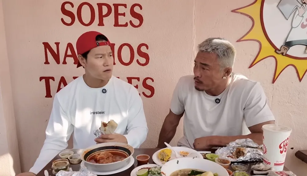 คิมจงกุกเตือนชูซองฮุนเกี่ยวกับการสวมเครื่องประดับฉูดฉาดในแอลเอ