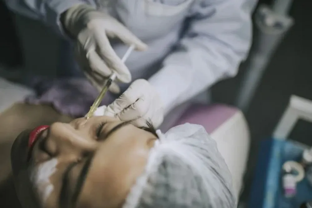 Skuespillerinden 'A' tildelte 48 millioner KRW (ca. 33.000 $) i erstatning efter at have lidt andengradsforbrændinger fra kosmetisk indgreb