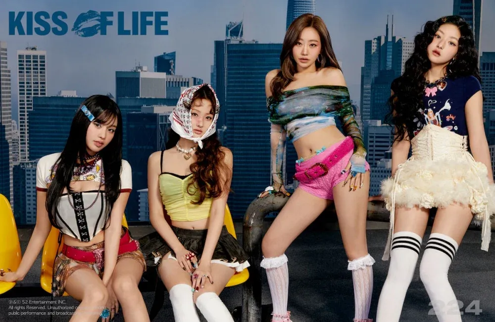 '224' కోసం కొత్త టీజర్ ఫోటోలలో కిస్ ఆఫ్ లైఫ్ వారి 'మిఠాయి' మధురమైన అందాలను ప్రదర్శించింది