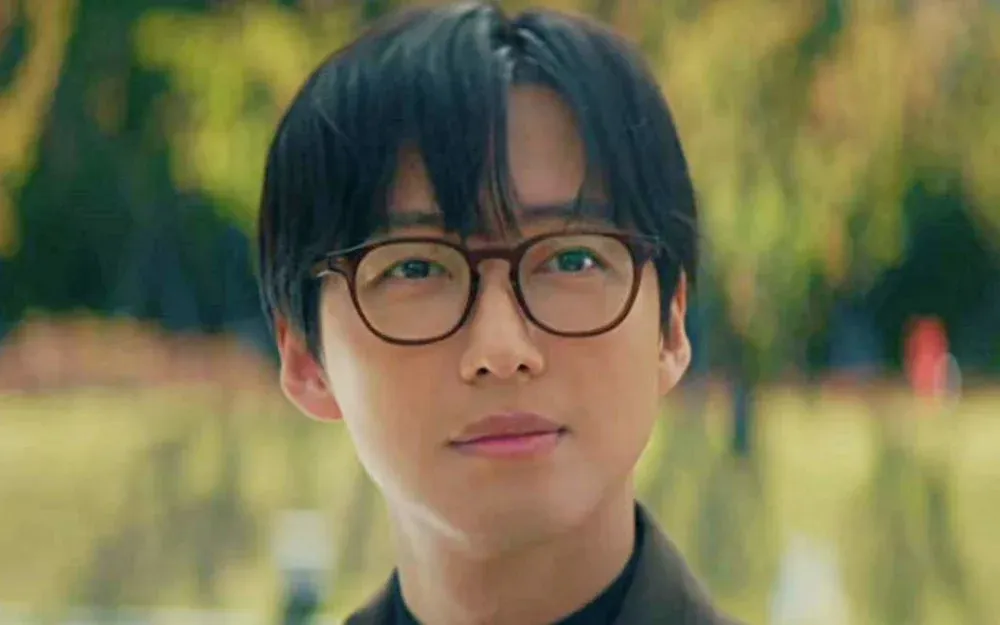 నామ్ గూంగ్ మిన్ ఎమోషనల్ మెలోడ్రామాటిక్ రొమాన్స్ డ్రామా 'అవర్ మూవీ'తో తిరిగి వచ్చాడు