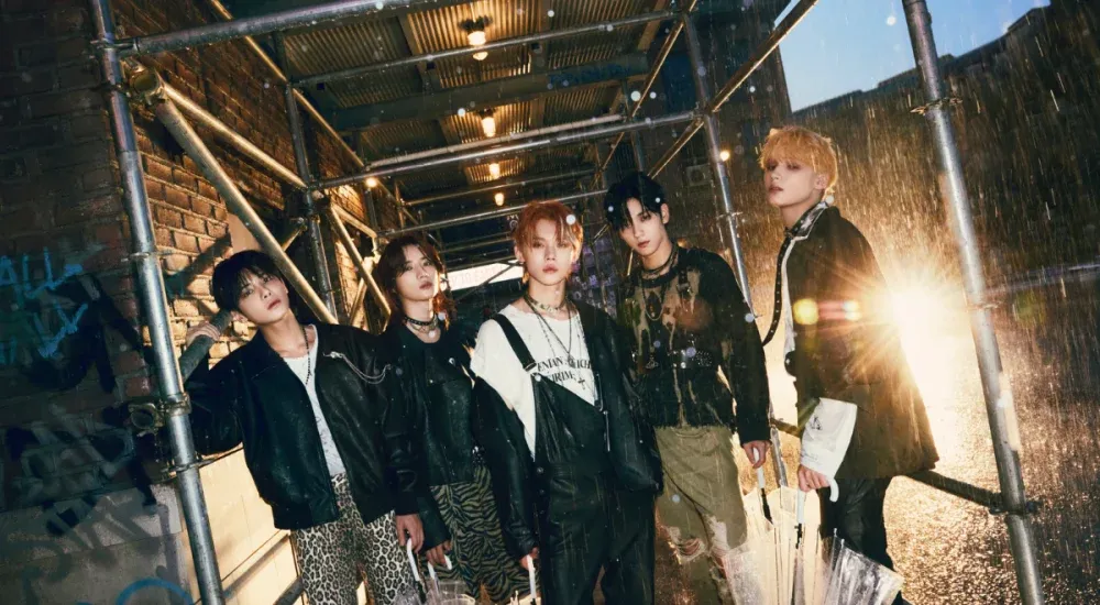 ТКСТ достиже 100 милиона прегледа са МВ-ом „Цхасинг Тхат Феелинг“.