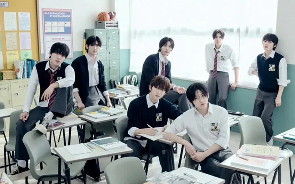 Kickflip pavada savu dienu klasē jaunās koncepcijas fotogrāfijās 2. minialbumam 