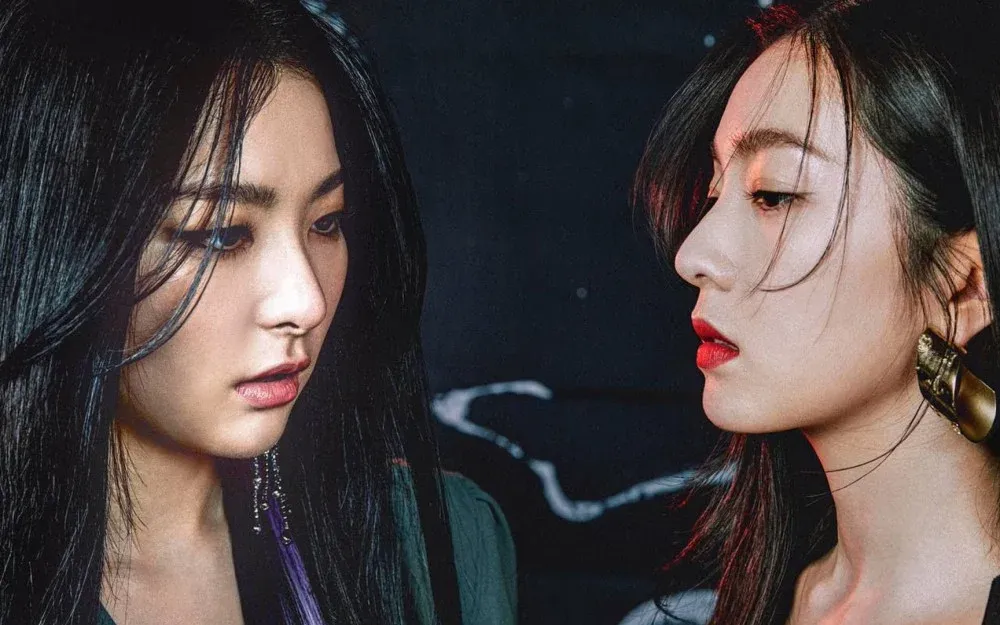 Red Velvet 的 Irene 和 Seulgi 公开了他们乐队回归的神秘照片
