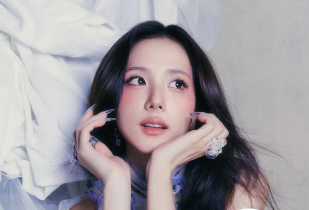 BLACKPINK Jisoo ospita uno speciale evento di incontro con i fan per il MINI ALBUM 'AMORTAGE'