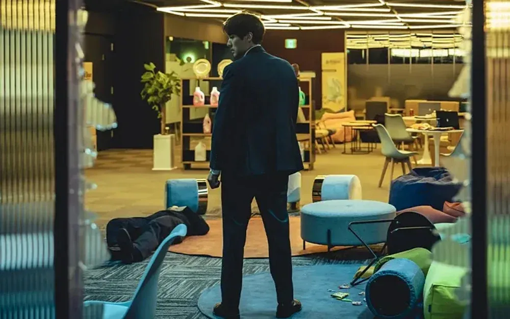 넷플릭스 새 시리즈에 대한 기대감이 높아지는 가운데 '머시 포 노(Mercy for None)'가 새로운 예고편을 공개했다.