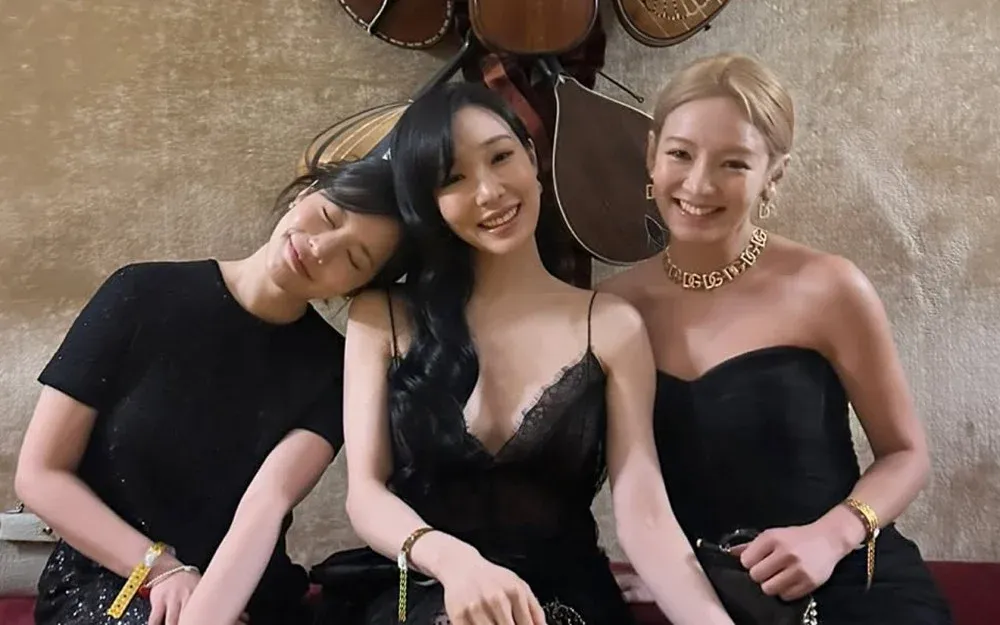 소녀시대 효연, 티파니, 써니가 우아한 스타일로 LA에서 재회했다.