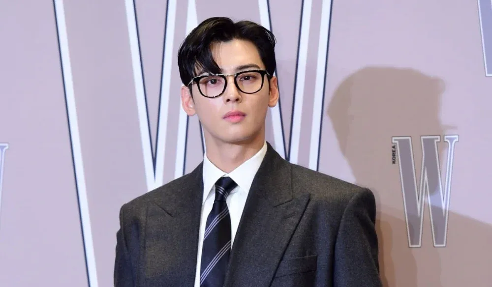 Cha Eun Woo przyjęty do Orkiestry Wojskowej Armii ROK, potwierdza zaciąg w lipcu