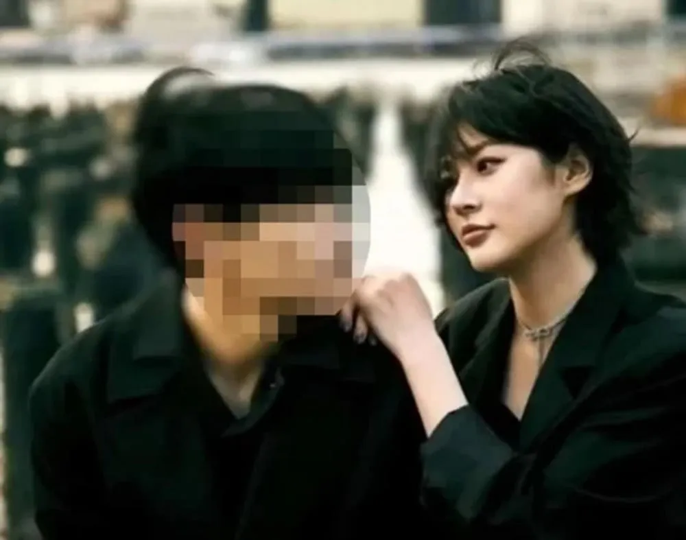 K-internetai reaguoja į teiginius, kad velionė aktorė Kim Sae Ron buvo vedusi ir gyveno Niujorke