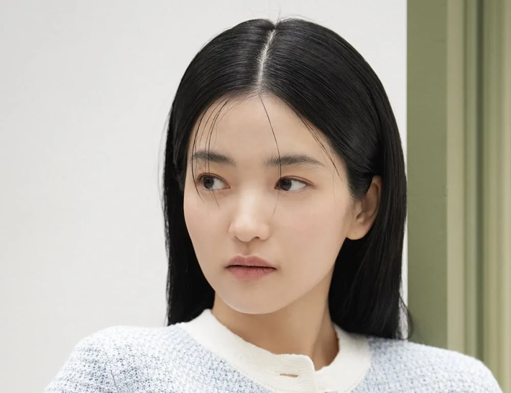 Kim Tae Ri upang hawakan ang kanyang unang solo fan meeting mula sa debut