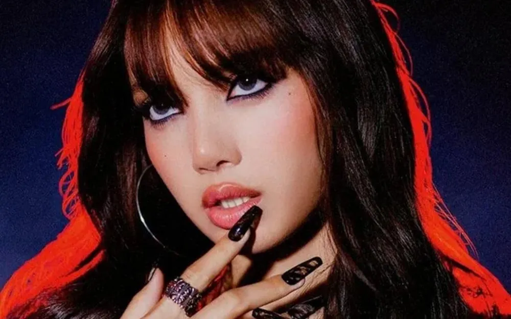 „Blackpink“ „Lisa“ pristato penktąjį asmenį, aš gyvenau dėl jos būsimojo dirvožemio albumo „Second I“