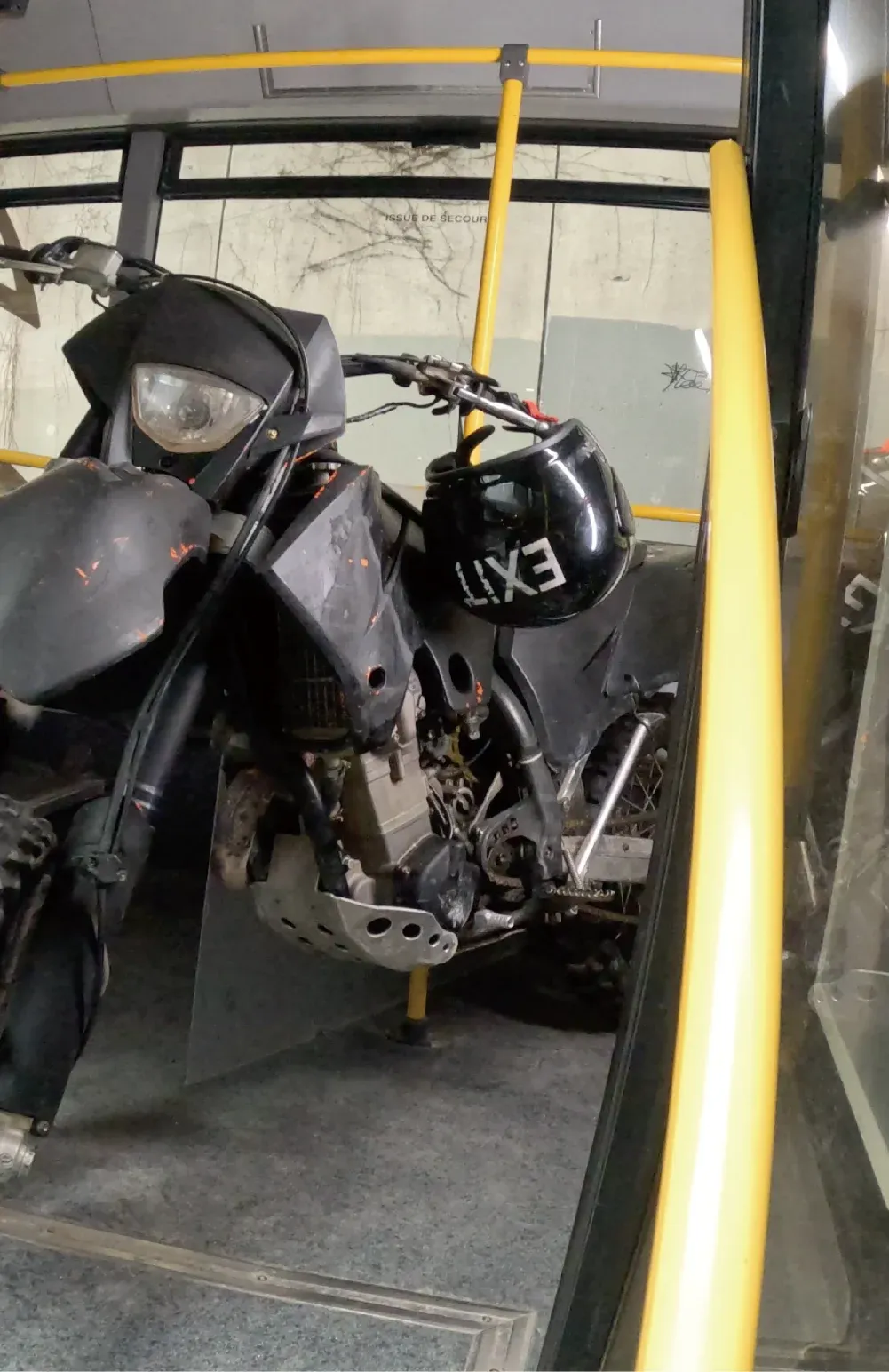 I-DLE jagab oma ägedat õhtut filmi 