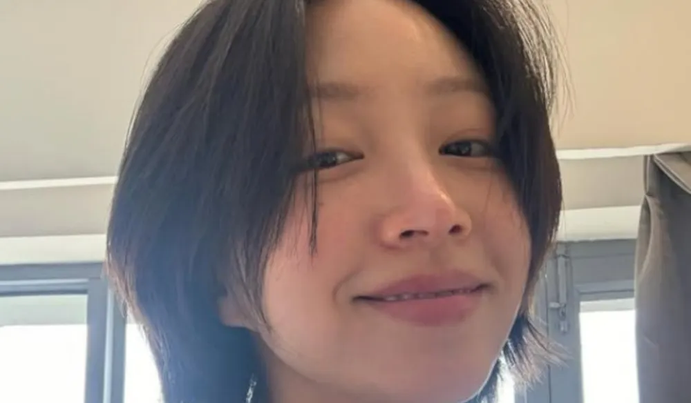 „Exid's Hani“ akcijos atnaujina praėjus aštuoniems mėnesiams po vestuvių atidėjimo