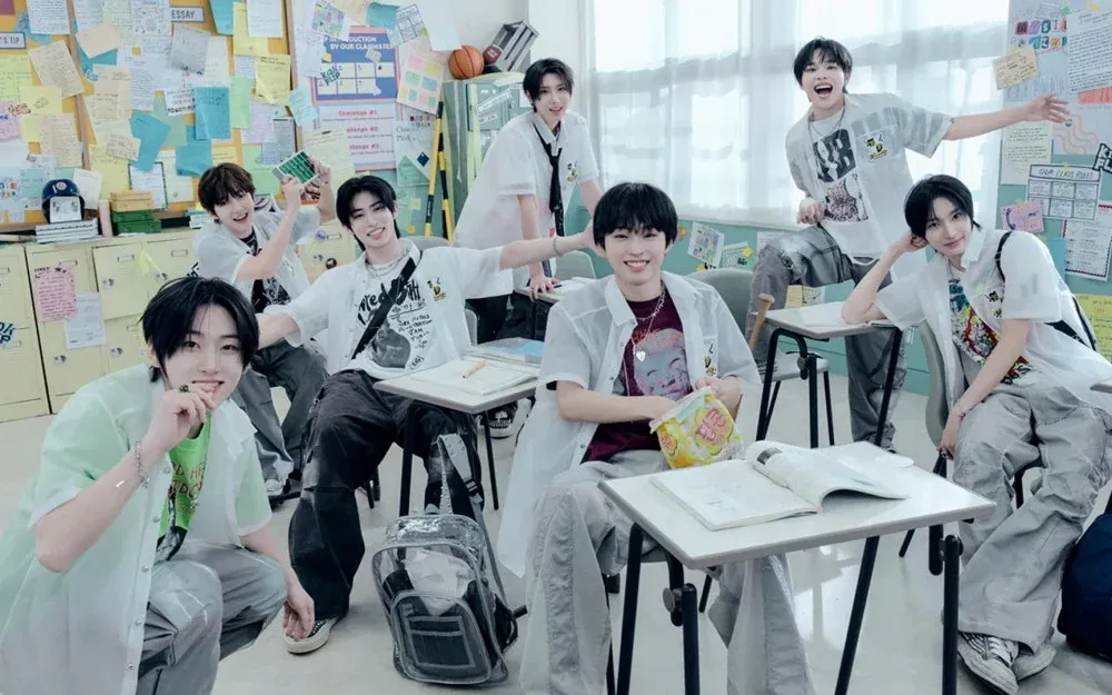 KickFlip rullar ut fler skolfoton för deras kommande andra minialbum 