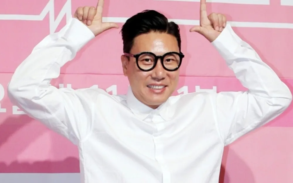 L'épouse non-cervelle de Lee Sang Sang Min s'est révélée être une femme d'affaires qui a dix ans