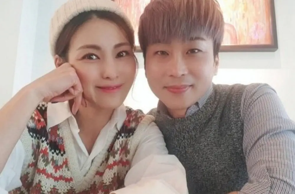 „Mano“ aktorė Kim Jung Hwa sulaukė kritikos po vyro Yoo Eun Sungo komentarų: „Aš ir mano žmona esame prieš homoseksualumą“.
