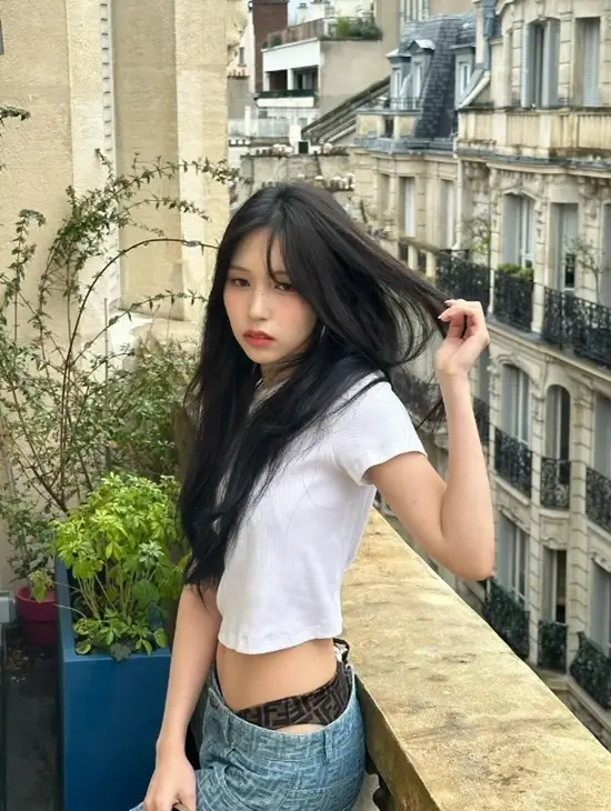 Mina của TWICE thu hút người hâm mộ khi để lộ nội y