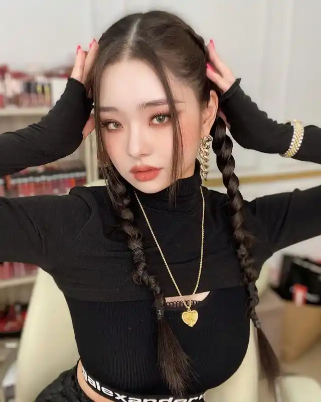 Perfil y hechos de Song Zia (FreeZia)
